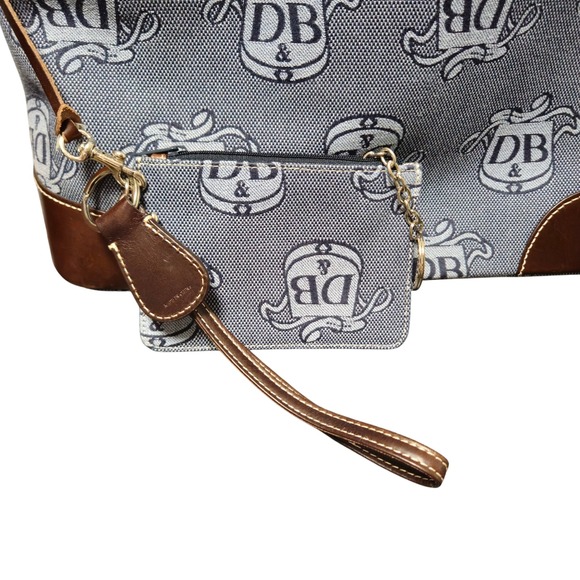 Dooney & Bourke Set NEW Donegal Crest Canvas Domed Satchel Purse, Wristlet & Fob - Picture 2 of 13